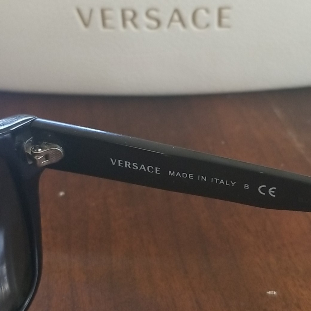 Sun Glasses - image 3